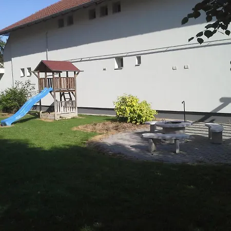 Alexandra - Chic Flat